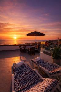 New Berber Chic Apartment! 3mn Walk to Beach, Private Balcony, Shared Rooftop, Free Parking & Remote Desk