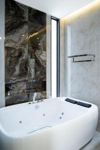 Thana Skypool villa