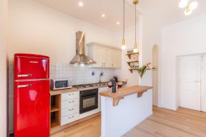 Central Sorrento 3 BR 1,5 BT flat balcony A C Wi-Fi