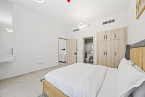 Serene Apartment with Balcony and Pool