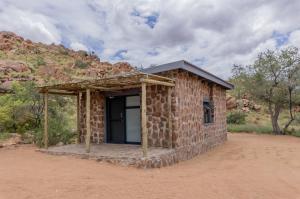 Nauams Namibia - Farmyard Chalets, Mountain Cabins and Campsite