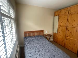 Charming Homestay, Finchley, London - For female solo travellers or females with family, couples or friends