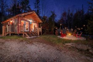 Cozy Woodland Cabin Retreat – Peaceful Escape in Nature in Bethel, Maine