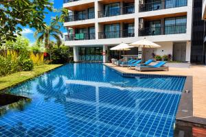 Kata Beach Pool View Condo - 400m from the Beach