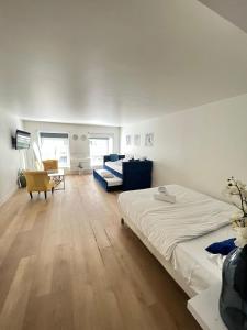 Contemporary & Cozy Studio by Canal Saint-Martin