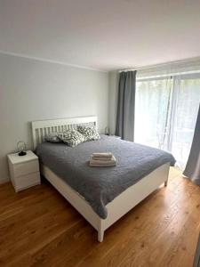 Albatross Mini - 2 Room Seaside Air-conditioned Apartment with Balcony