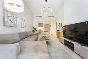 1-BR Fully Furnished Luxury Apartment