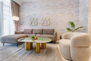 1-BR Fully Furnished Luxury Apartment