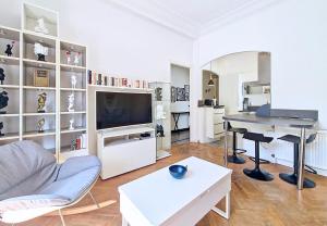 Nestor&Jeeves - COSY BUFFA - Central - Close sea