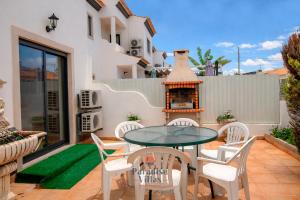 3-Bedroom House with Pool in Albufeira