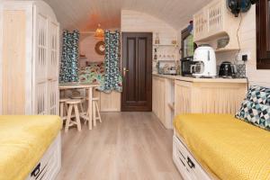 Roulotte Du Moulin De Lesneve