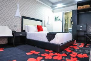 City Square Lodge