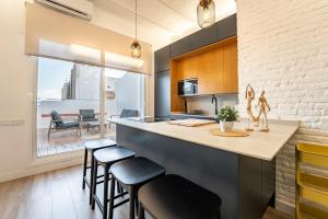 Penthouse with Terrace & Sea Views - City Center - AC