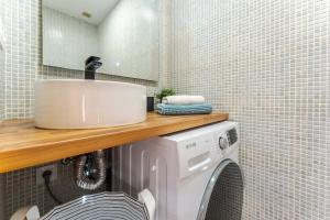 Penthouse with Terrace & Sea Views - City Center - AC