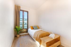 Penthouse with Terrace & Sea Views - City Center - AC