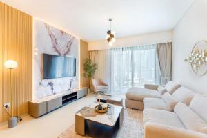 2 Br in Burj Crown by Pk Holidays