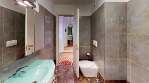 48M - Grand studio avec alcôve et terrasse