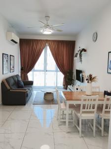 Pool View, 2-Bedroom, Troika Kota Bharu at XY Stay