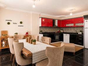 Begonville Villas Ladies Beach