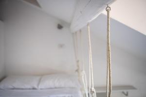 Bligny Collection - Strehler Attic - Bocconi - Navigli - Bright and Comfortable Apartment