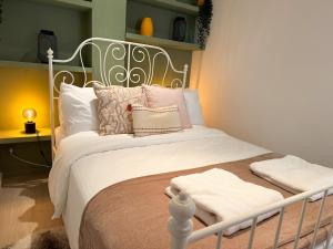Heart of Cascais Cozy 2BR Steps from Beach