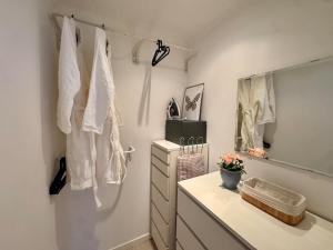 Heart of Cascais Cozy 2BR Steps from Beach