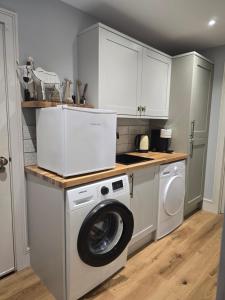 Casa Rosa Cheltenham - free parking - 5 star