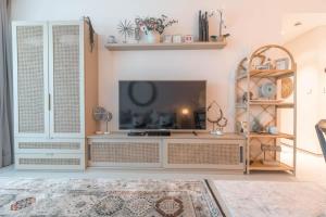 2 Bedroom Seaview in Address by Pk Holidays