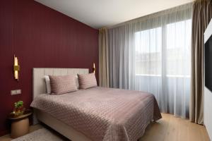 Emerald Downtown Luxury Suites by Continental Group