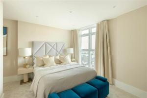 3 Bedroom Flat in The Belvederes Tower