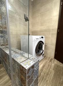 Sunny Gym Studio Apartment