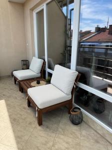 Sunny Gym Studio Apartment