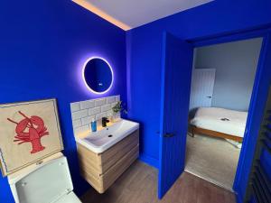 Altrincham House - 2BR - Sleeps 6 - WiFi - Parking