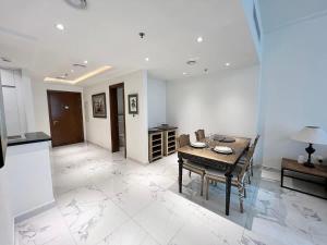 1 BR Canal View in Noora Tower
