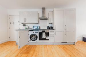 Spacious Well Lit Family Friendly Flat