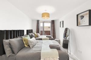 Luxury Wembley 2 bed Flat - Sleeps 9