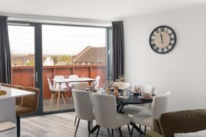 Luxury Wembley 2 bed Flat - Sleeps 9
