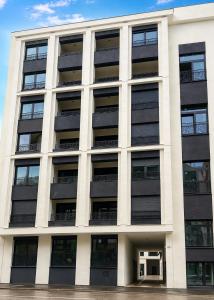 Serenity Luxe studio - King bed, Free parking