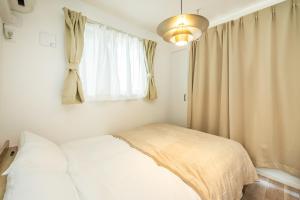 Newly built, Within walking distance of Nakameguro, 6 mins by train to Shibuya, 7 mins on foot to the station, 1 min on foot to the supermarket, Max 3 guests