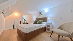 Duplex Retreat with AC in Madrid, Ideal for 4