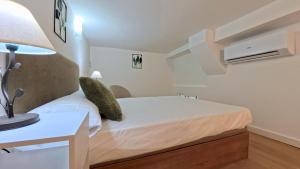 Duplex Retreat with AC in Madrid, Ideal for 4