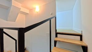 Duplex Retreat with AC in Madrid, Ideal for 4