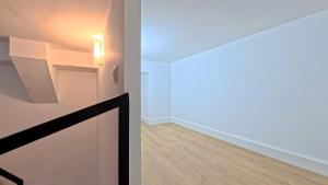 Duplex Retreat with AC in Madrid, Ideal for 4