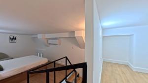 Duplex Retreat with AC in Madrid, Ideal for 4