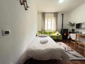 Vassena Lake House Steps from Lake Como and Free Park
