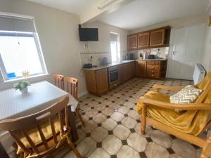 Bettys Cottage - Traditional Farm Cottage