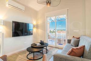Premium villa with private pool, garden and BBQ REMS