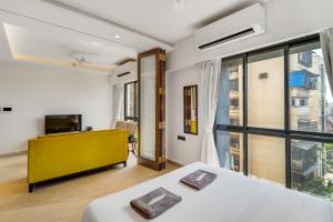 Emily Compact 1 BHK near BKC by Squareone Stays ignore and close