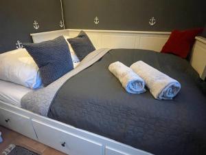 Serene Guest Room Retreat in Grmitz with Private Entrance