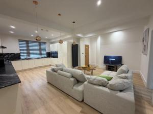 Apartment Sleeps 5 with Enclosed Garden